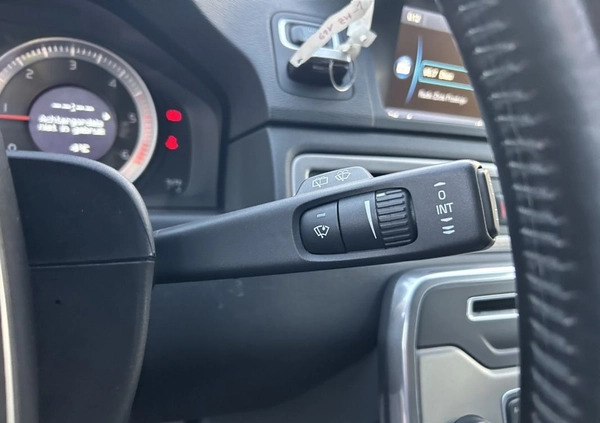 Volvo V70 cena 29999 przebieg: 195000, rok produkcji 2011 z Środa Wielkopolska małe 667